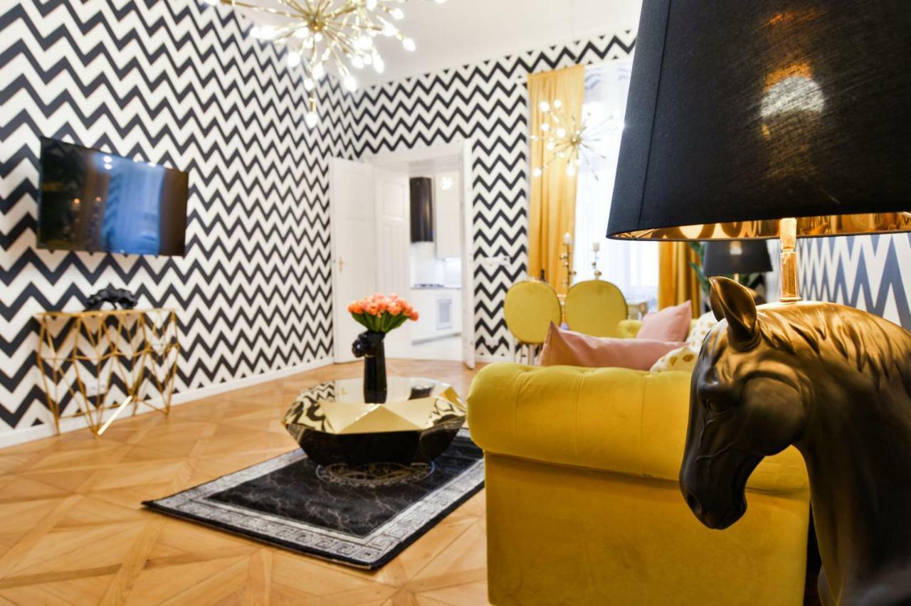 Dali Wenceslas Square Apartment Prag Eksteriør billede